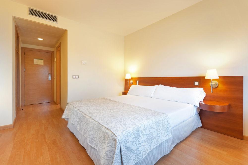 Ramada By Wyndham Valencia Almussafes Hotel Kültér fotó