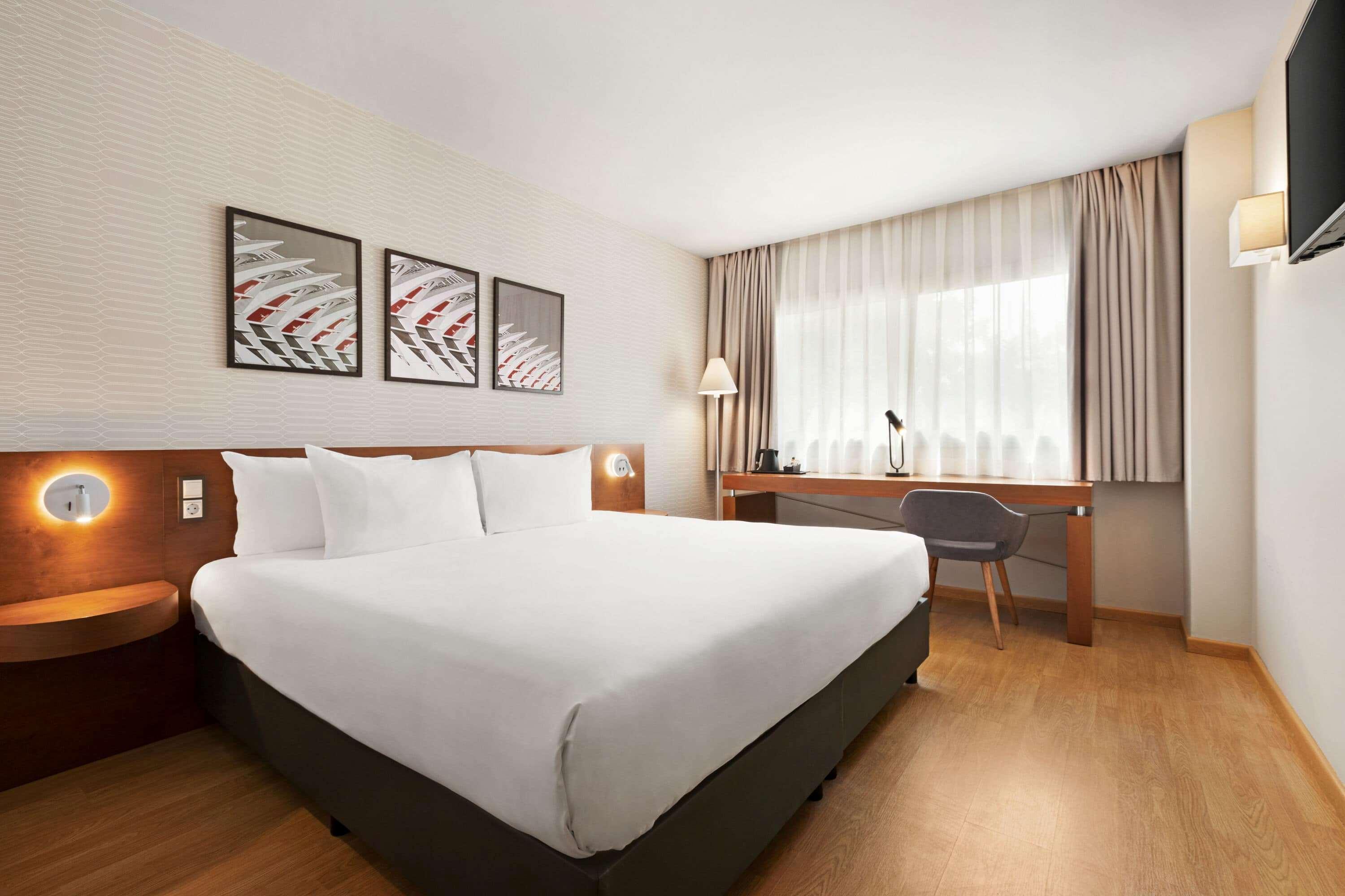 Ramada By Wyndham Valencia Almussafes Hotel Kültér fotó