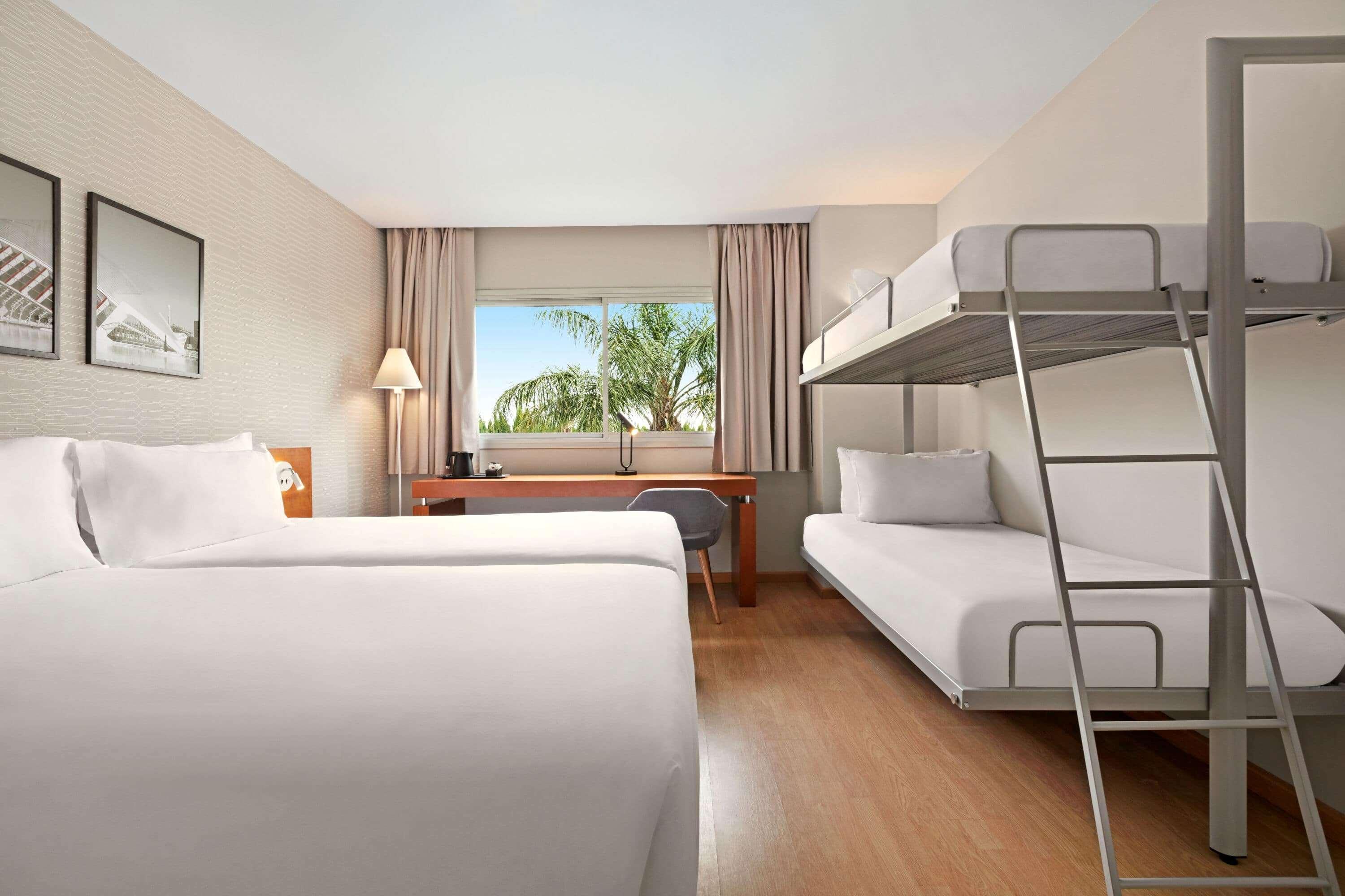 Ramada By Wyndham Valencia Almussafes Hotel Kültér fotó