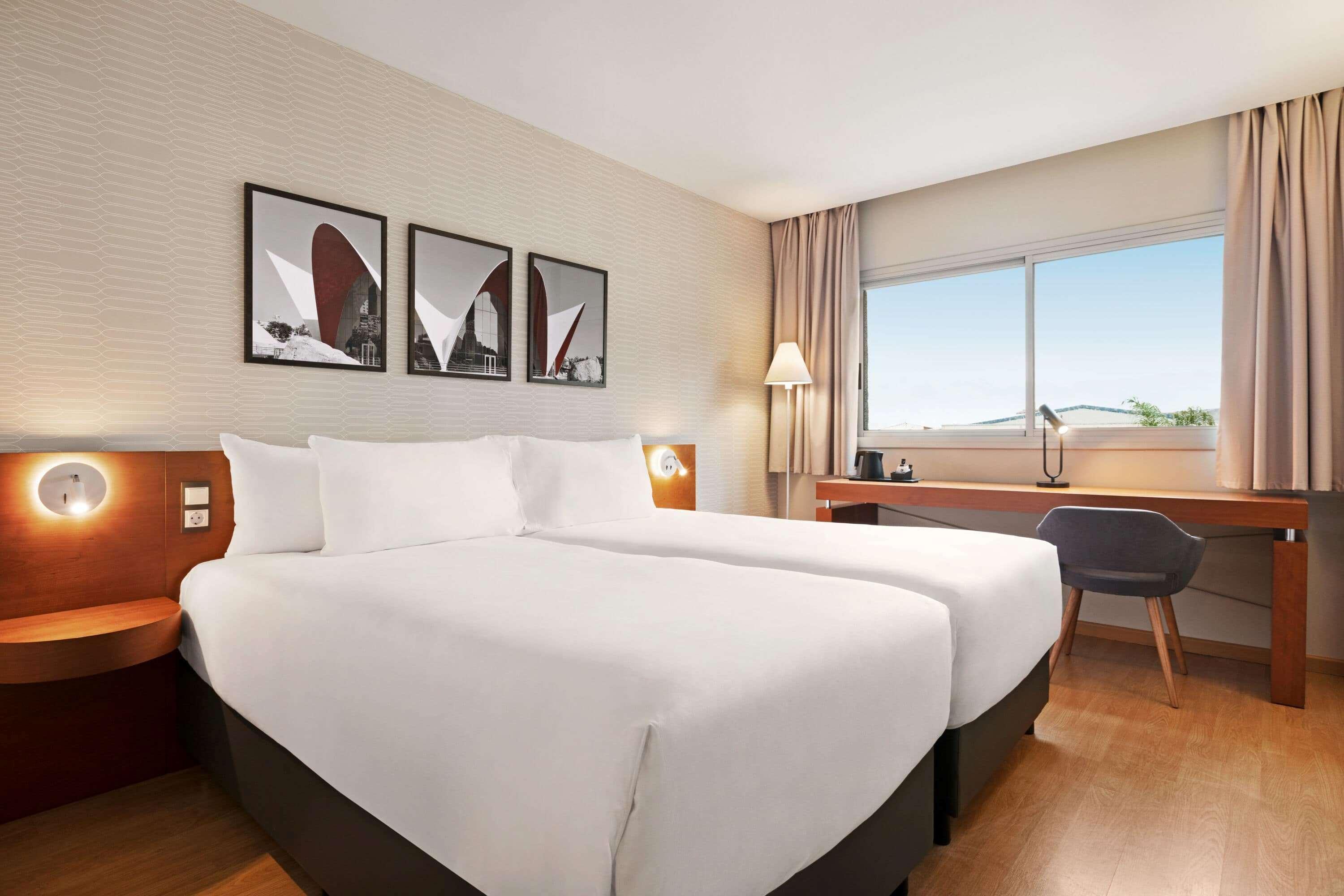 Ramada By Wyndham Valencia Almussafes Hotel Kültér fotó