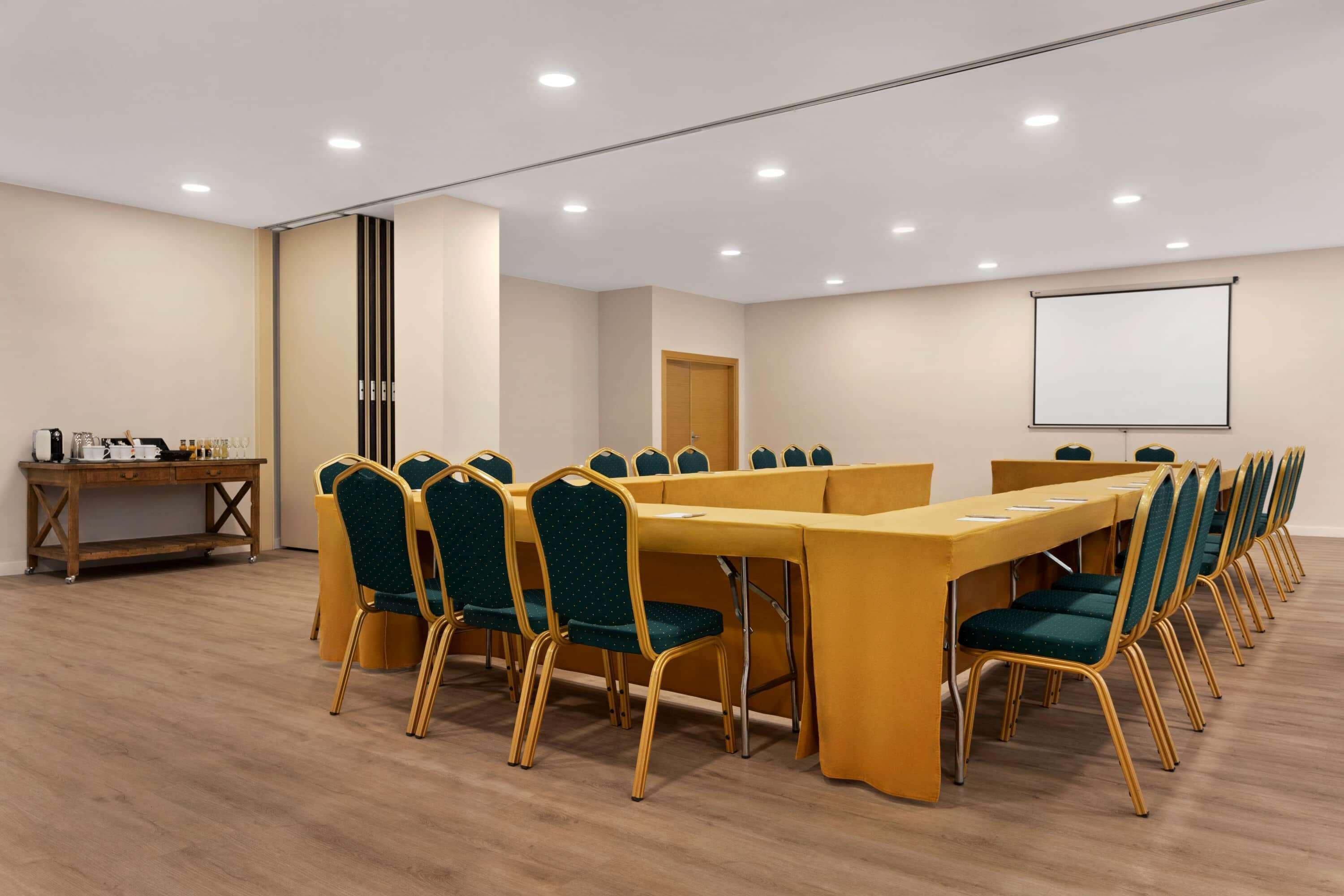 Ramada By Wyndham Valencia Almussafes Hotel Kültér fotó