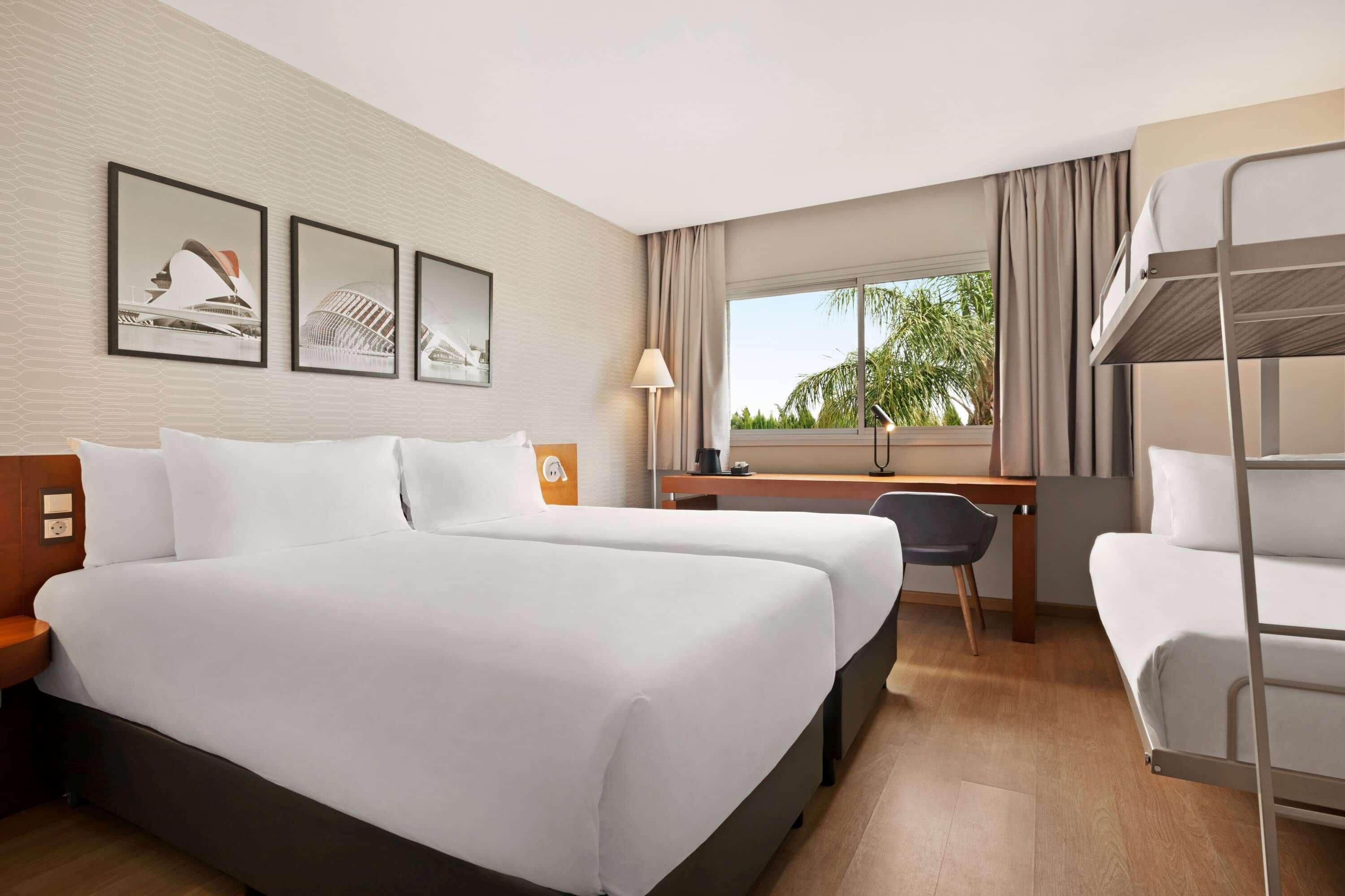 Ramada By Wyndham Valencia Almussafes Hotel Kültér fotó