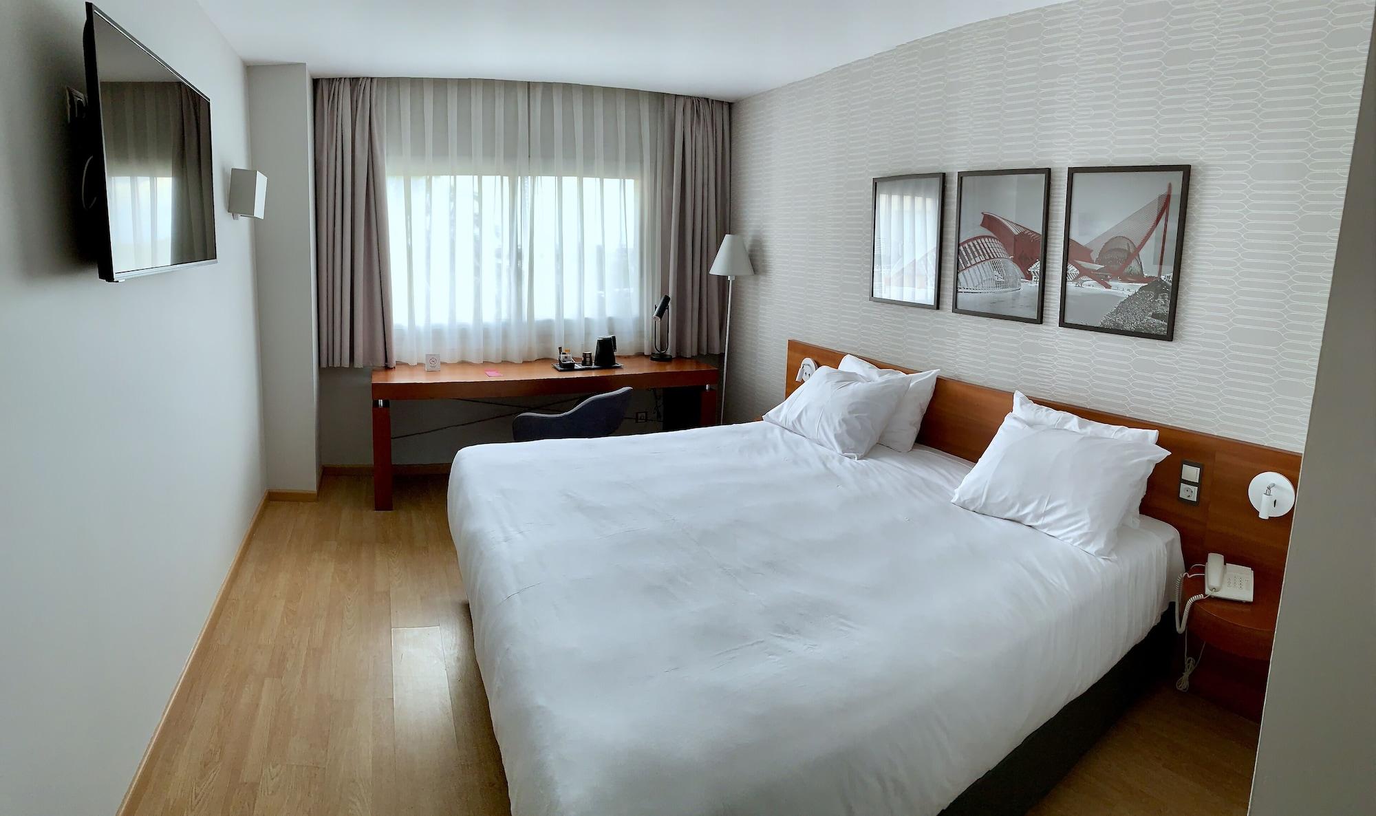 Ramada By Wyndham Valencia Almussafes Hotel Kültér fotó
